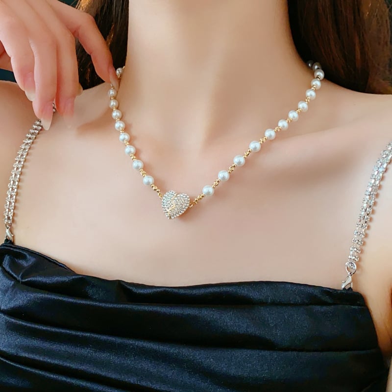 π The perfect gift for love and elegance - Magnetic heart pearl necklace π