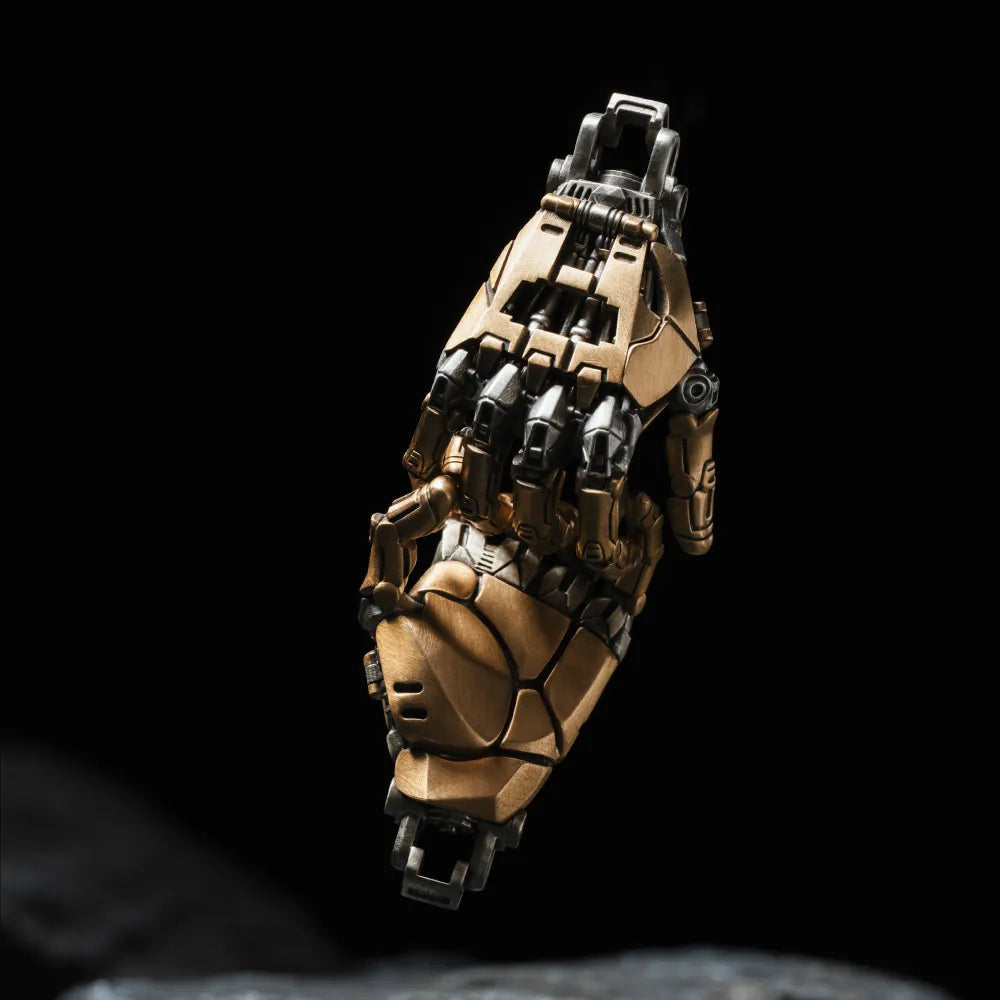 ✌️New "Utopia" Mechanical Bionic Hand Necklace Pendant