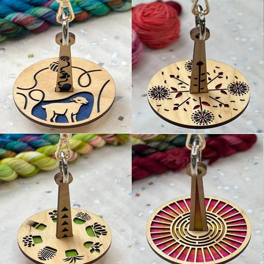 Portable wrist yarn rack
