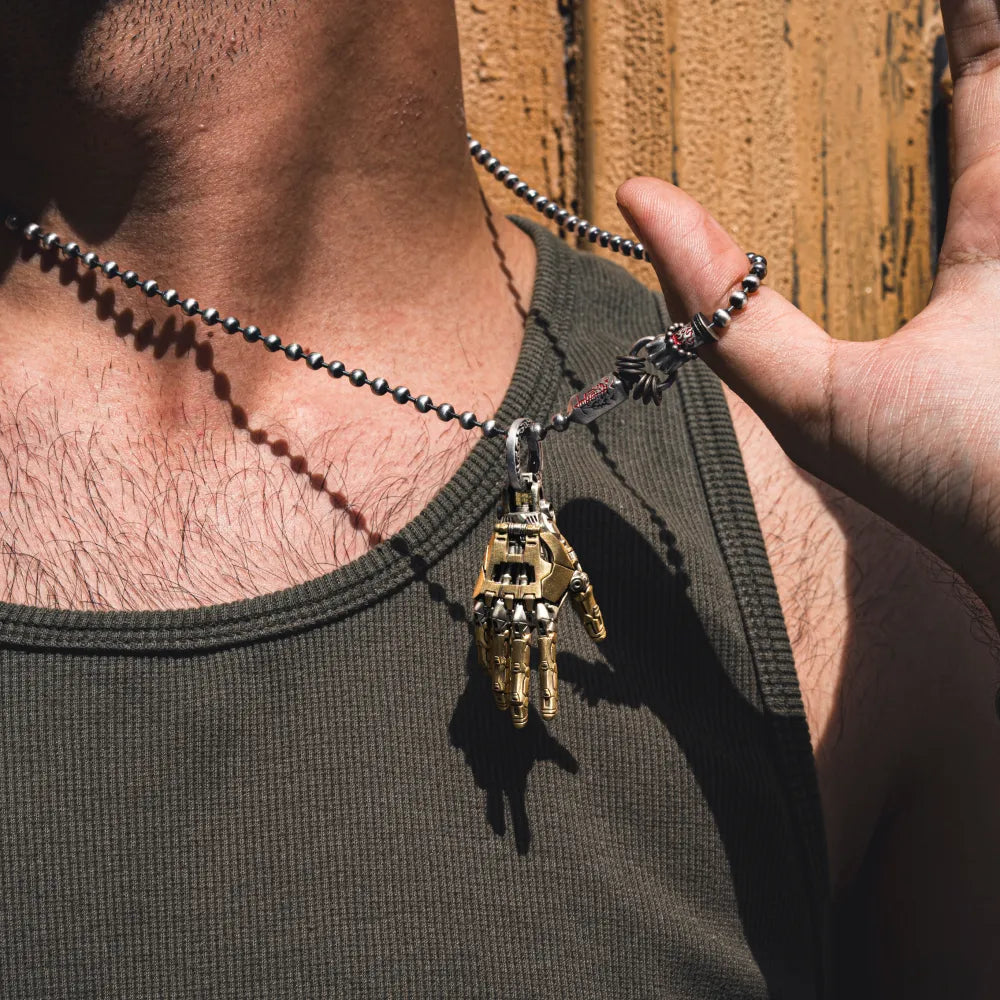 ✌️New "Utopia" Mechanical Bionic Hand Necklace Pendant